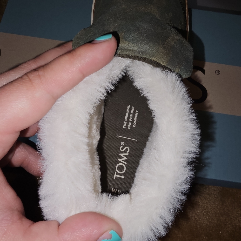 NWT Paxton TOMS - Picture 4 of 7
